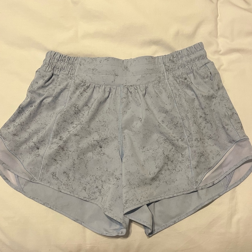 Lululemon Hotty Hot Shorts 4” LR